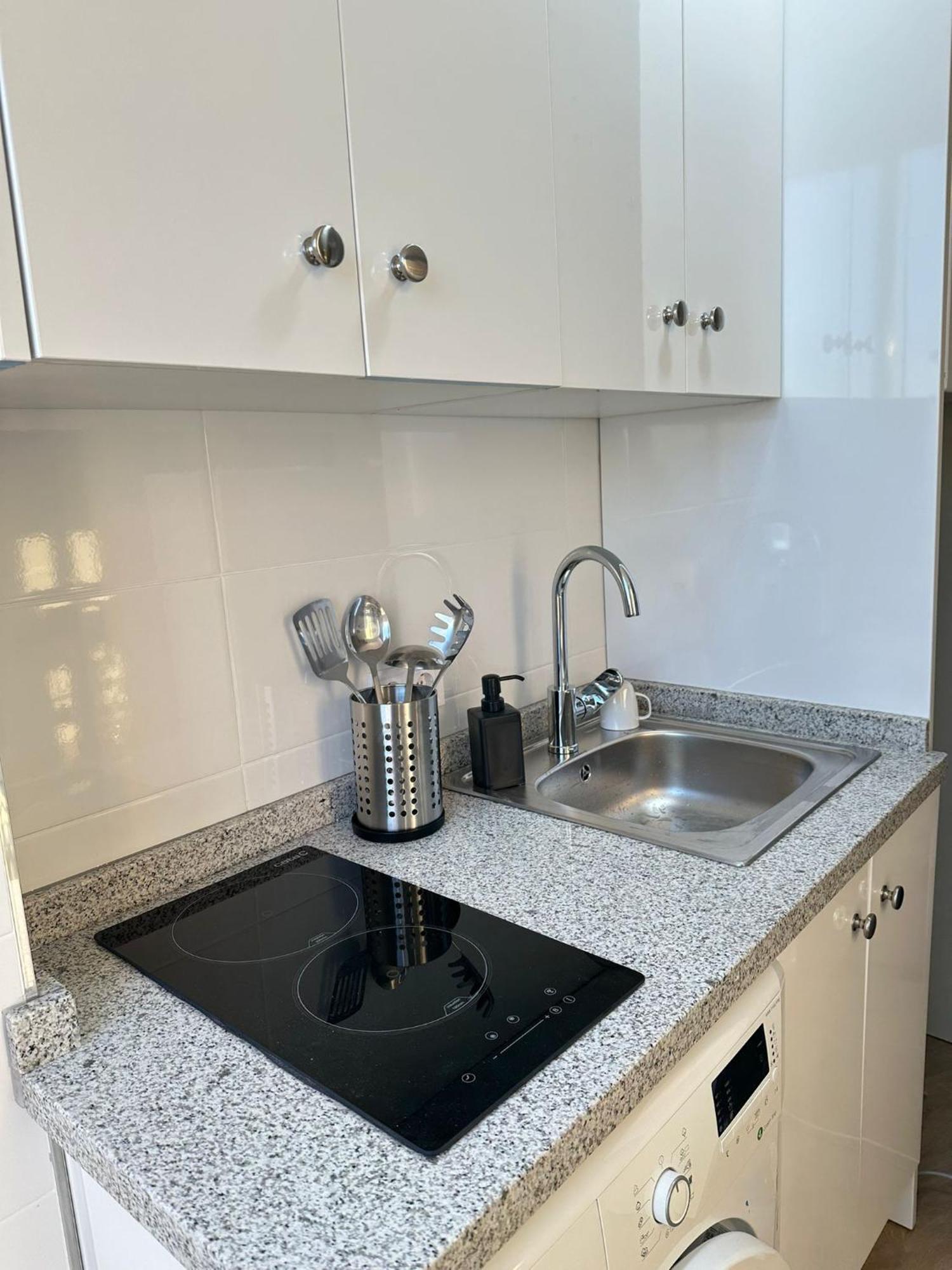 Estudio Ayni Benalmadena Luaran gambar